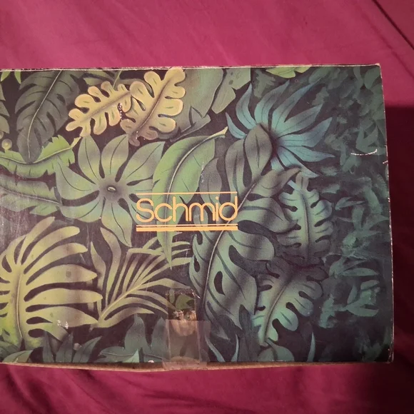 Ceramic Lion Figurine - Picture 3 of 3